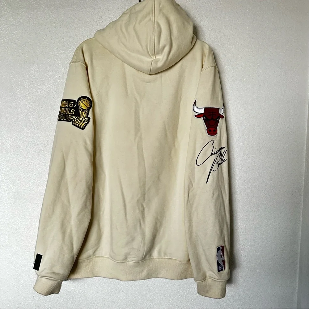 Pro Standard Luxury athletic Collection Men Chicago Bulls Pullover Hoodie Size M